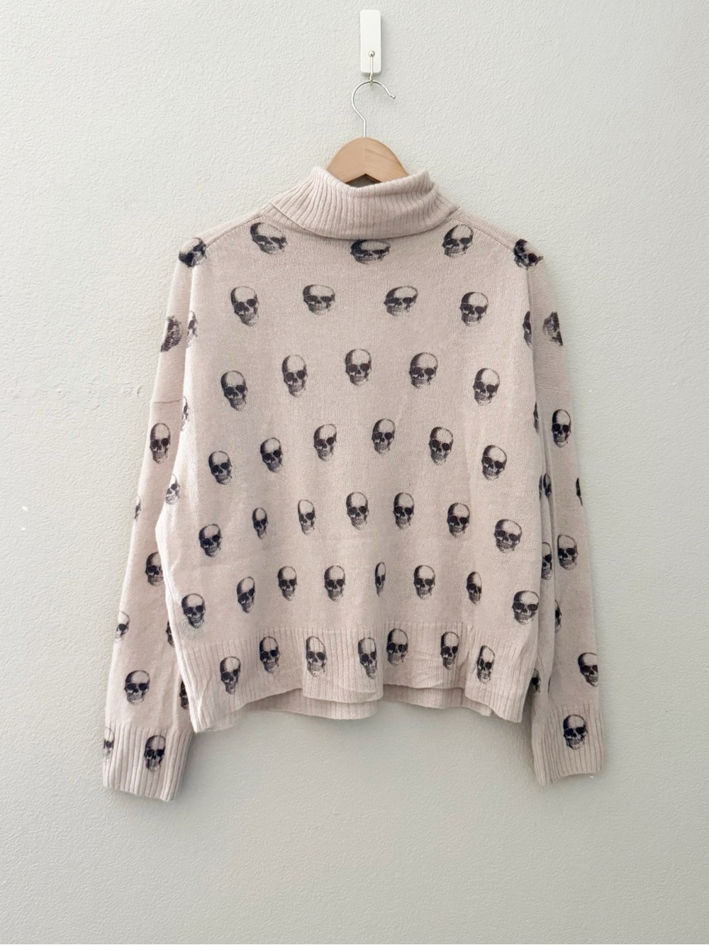 Skull Cashmere Vienna Turtleneck Sweater Large Pullover Skull Print Quiet Luxury - Picture 5 of 10